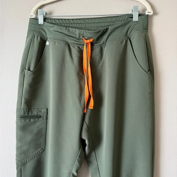 Figs scrubs set pants top  Moss M L Tall - Picture 7 of 9